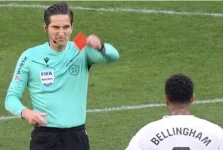 Tin bóng đá: UEFA "treo còi" trọng tài phạt thẻ đỏ Bellingham