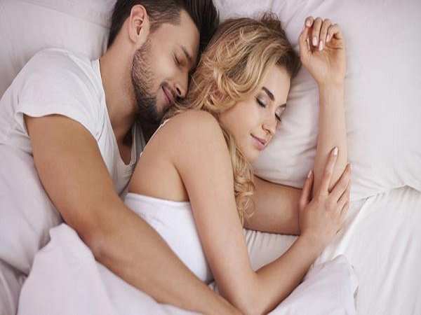 Quan hệ bằng cửa sau là gì